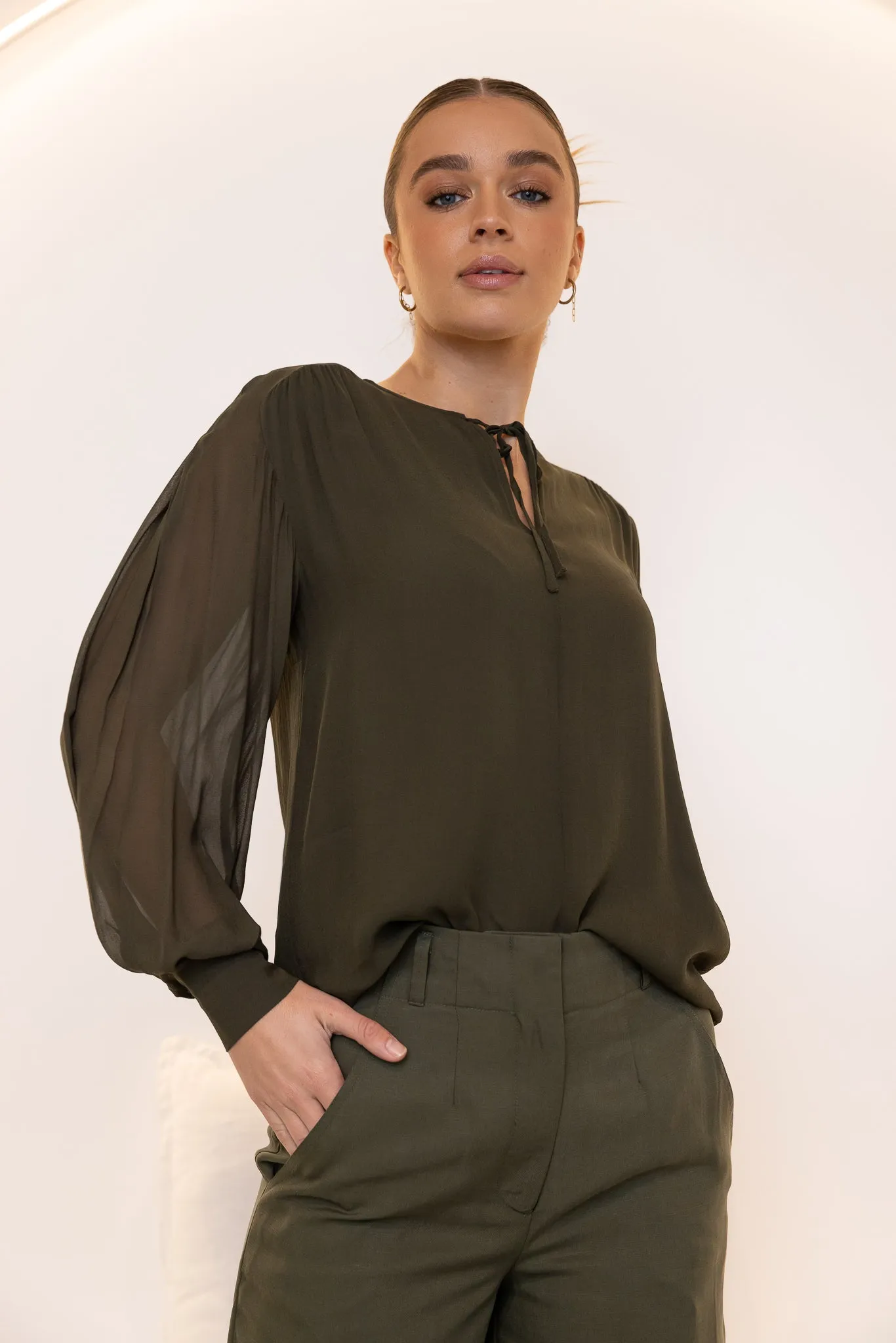 HONEST BOHO BLOUSE - Olive