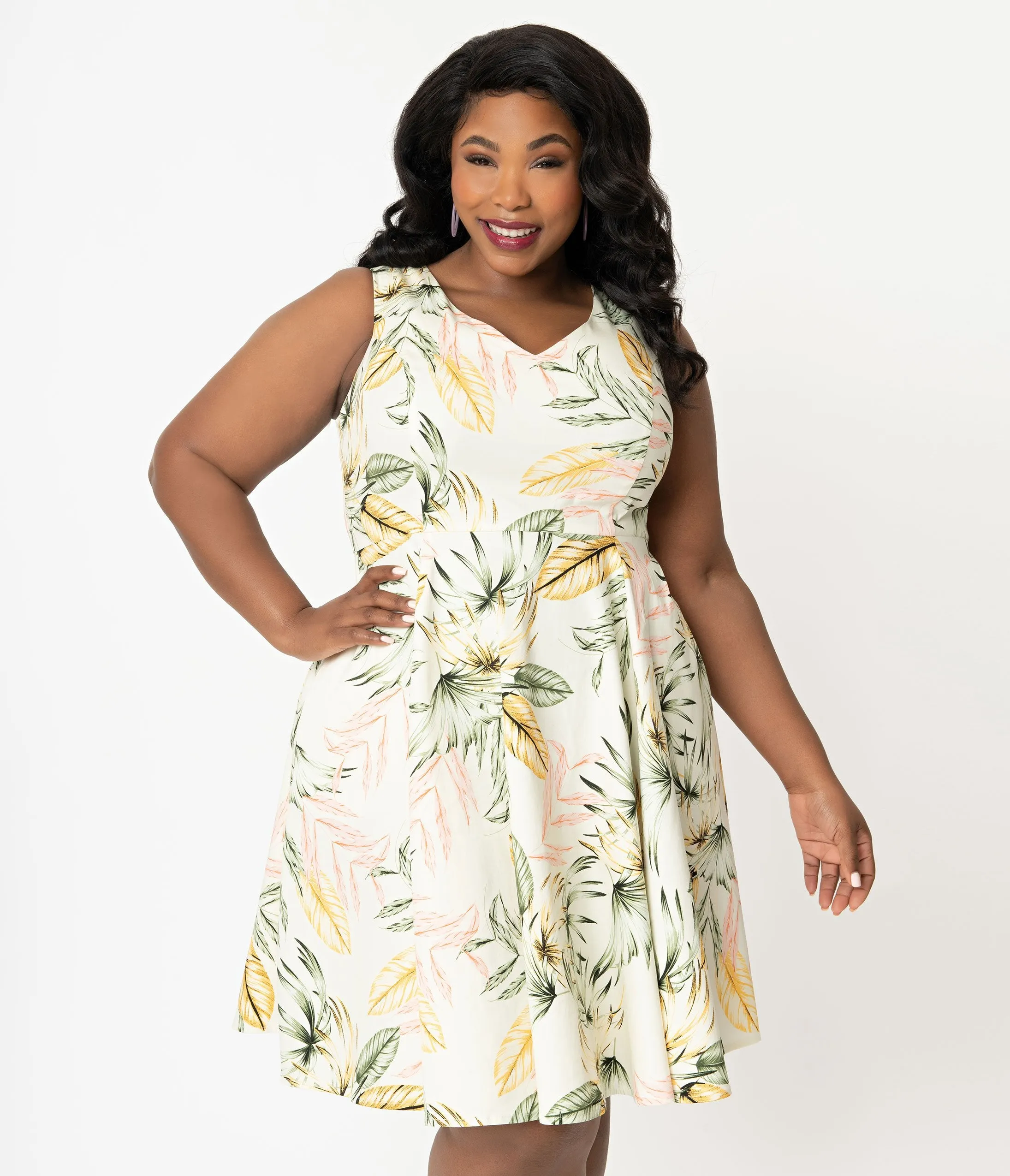 Plus Size 1950s Style Cream Palm Print Swing Dress