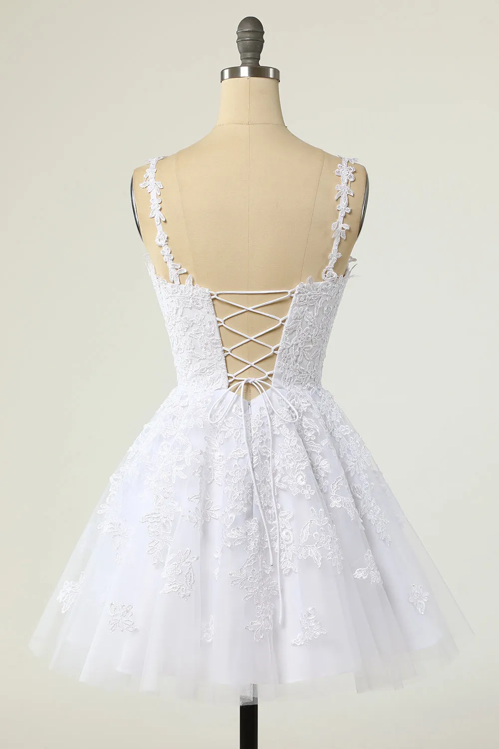 White Homecoming Dresses Spaghetti Straps Short Prom Dresses A-line V-neck Tulle Lace Backless